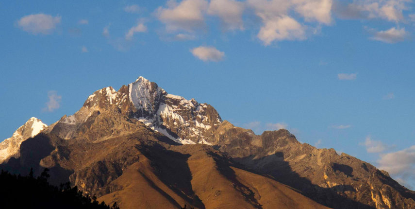 PER-06 / Churup Lake – Cordillera Blanca – Churup seen from Huaraz (photo: Juan Carlos Gonzalez)