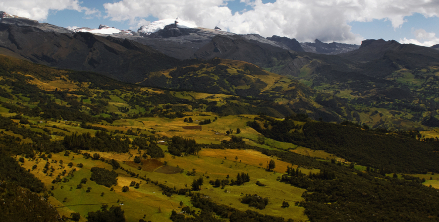 Pan de Azucar peak (5156 m) seen from Monserrate peak (photo: Juan Carlos Gonzalez) SN Cocuy: Classic Western trails